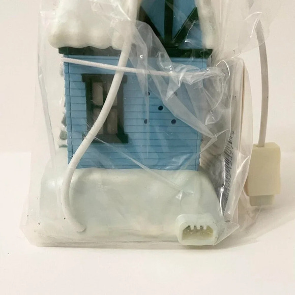 2009 Hallmark Ornament Light and Music Caroling Cottages Seasons  Greetings - Picture 9 of 16